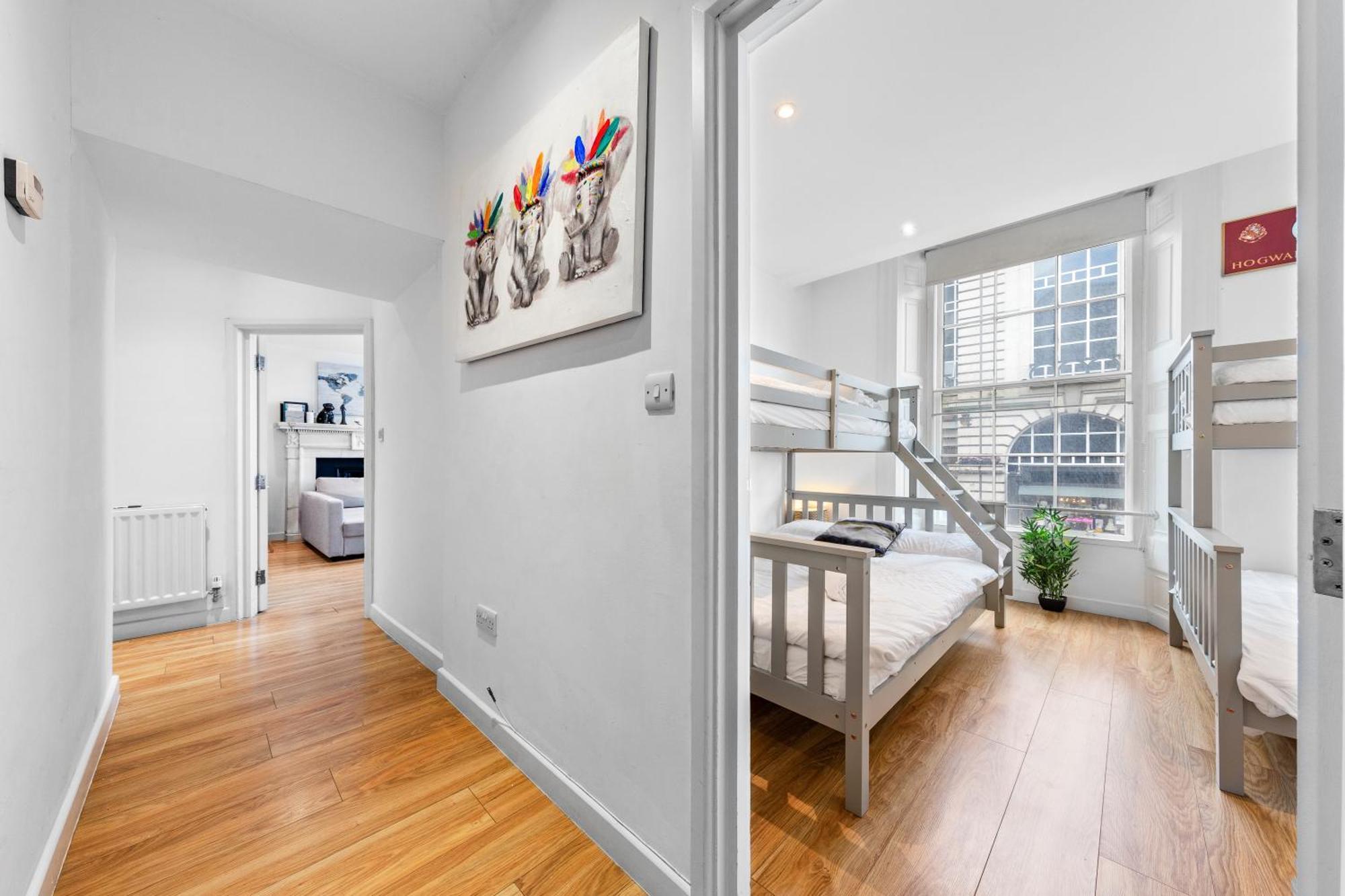 3-Bedroom Flat In London Sleeps 14 Hy1 Екстериор снимка